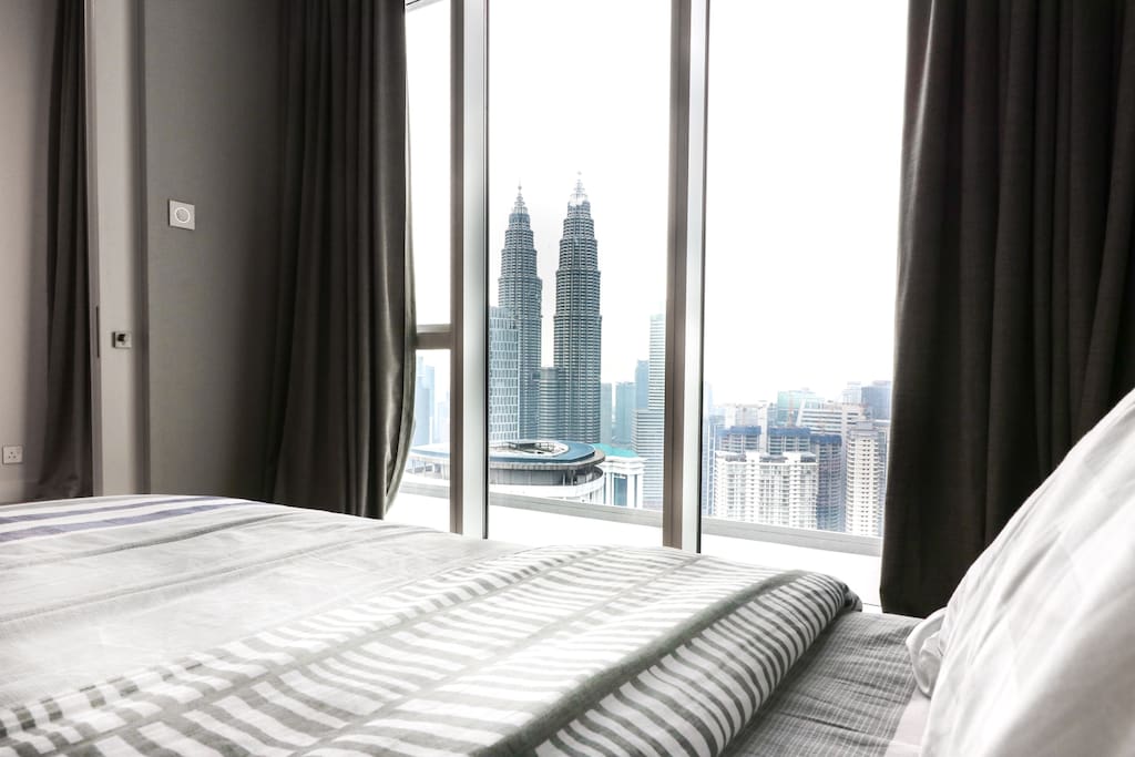 Close to KL Petronas Twin Tower view in Masterbedroom