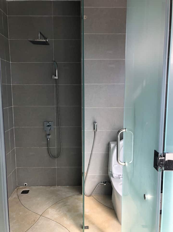 Phòng tắm đầy đủ 7