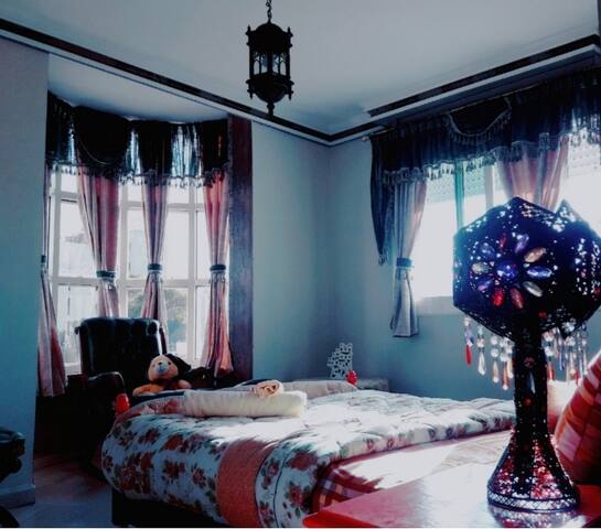 ArtisticSpace In The Center RichBreakfast Included