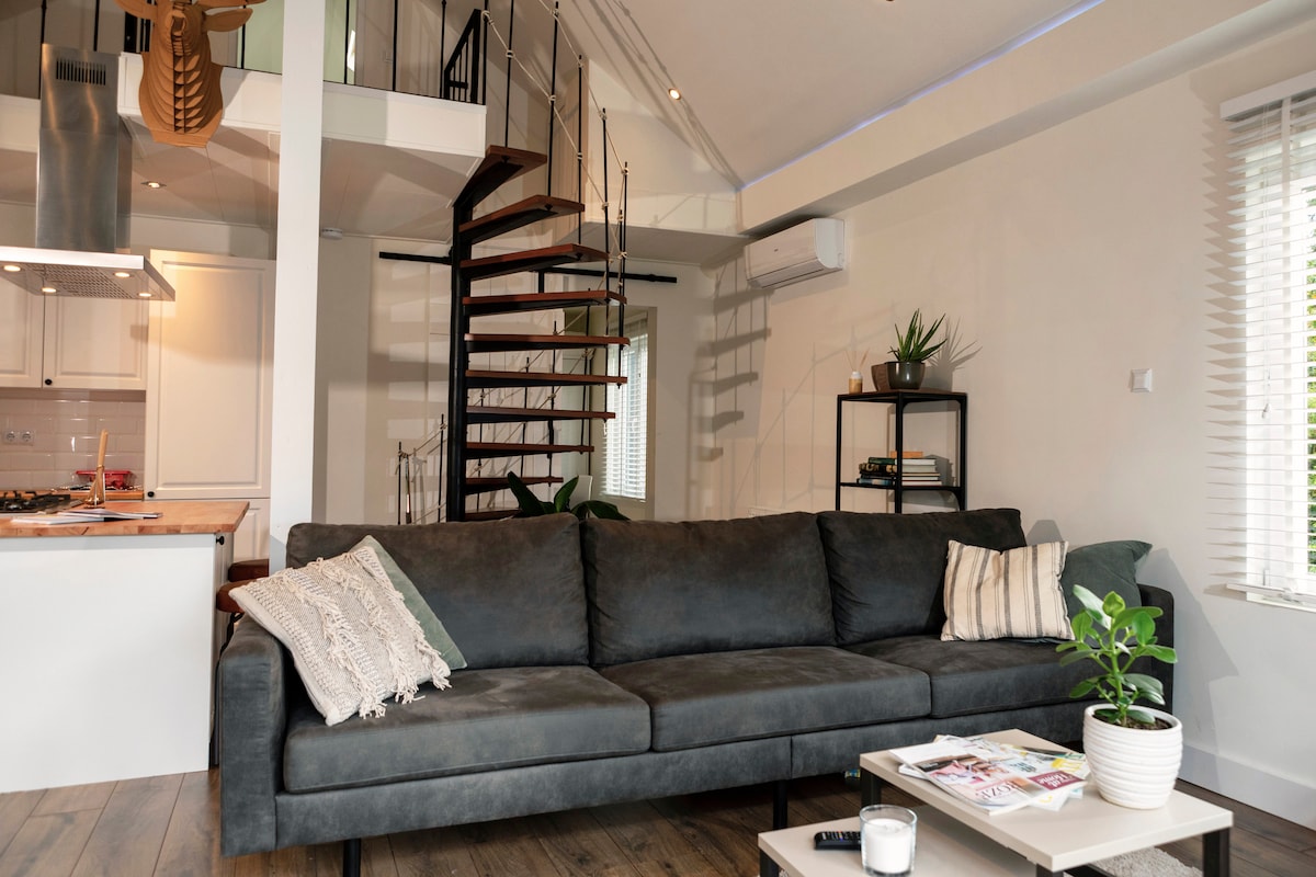 Top performing Airbnb: Detached holiday home in a wooded area in Beekbergen En Omgeving