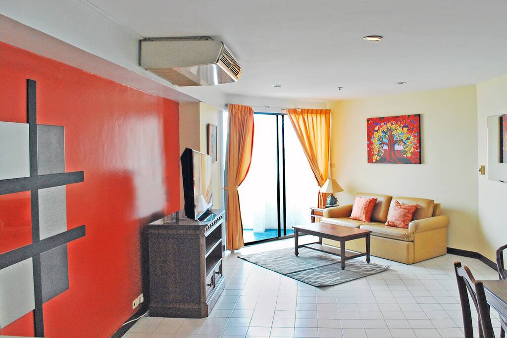 Spacious living room