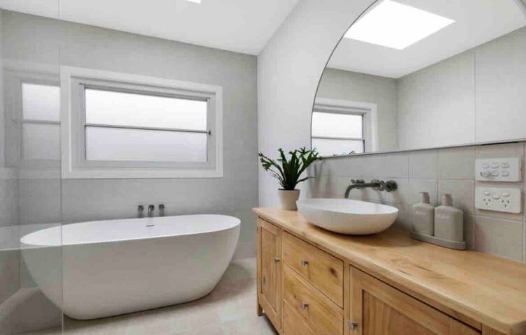 Abode on Batman gallery image 4