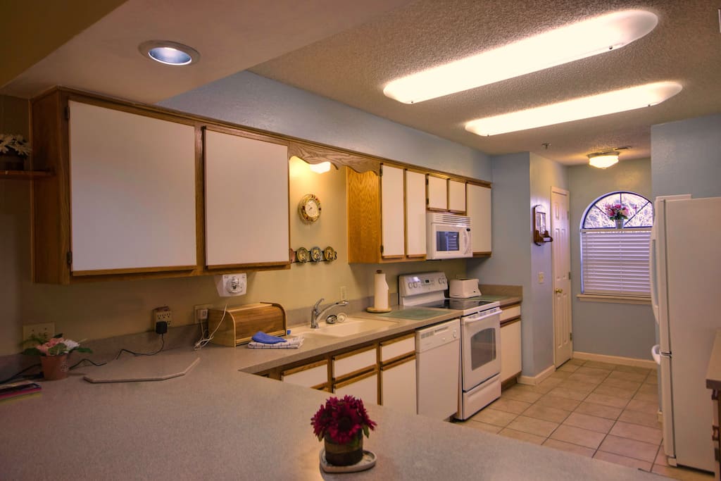 Branson Condo | Thousand Hills Resort | Kitchen