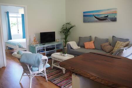 Studio, own entry, close to town