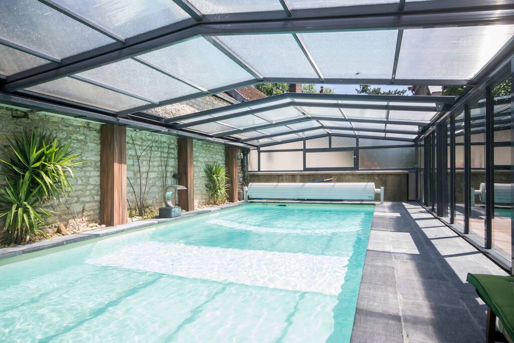 Piscine couverte et chauffée