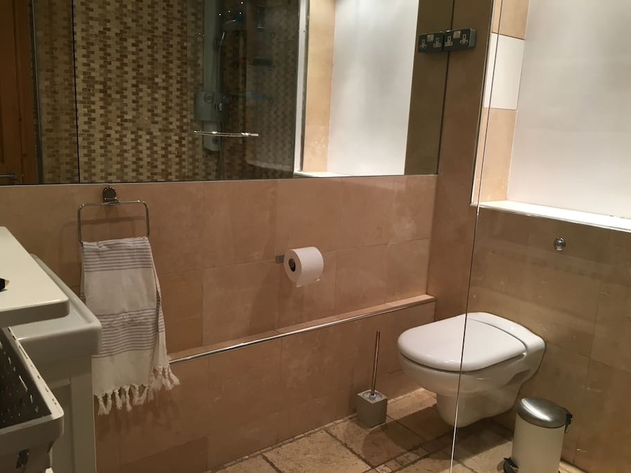 Clean and spacious bathroom