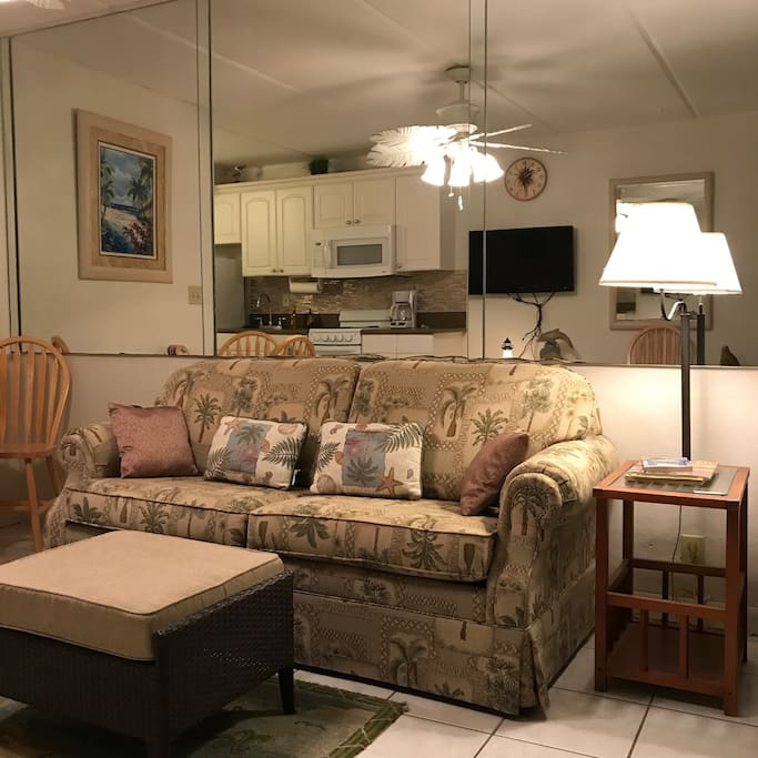 Small & Cozy Oceanside suite