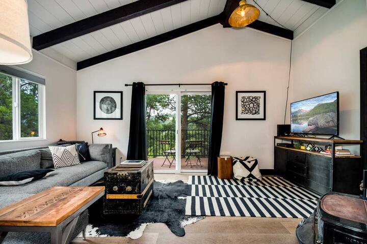 Stylish 2 Bedroom On Free Bus Route