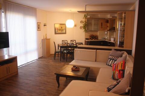 Popular Airbnb listing: Central Square Apartment in Пловдив