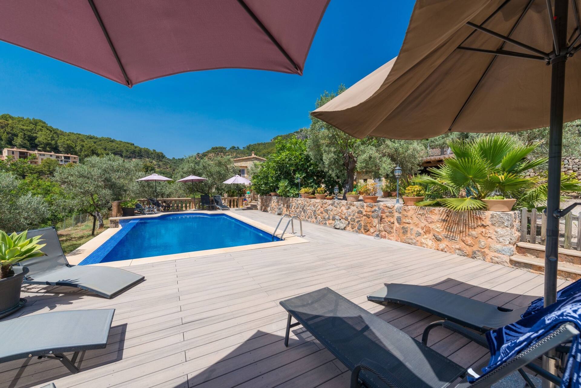 Casa „Can Tamany“ mit Bergblick, Gemeinschaftspool, Garten und WLAN — Foto 4