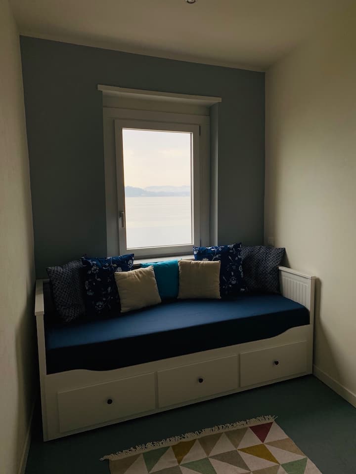 Spálňa s jednolôžkom