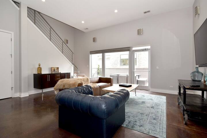 Fulton Market Industrial Modern Designer Loft gallery image 4