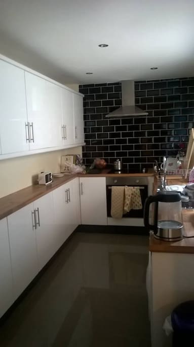 Modern Kitchen with oven and washing machine