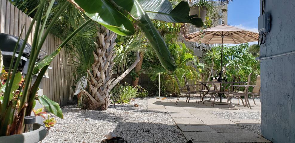 Treasure on the Key - Walk to Beach!