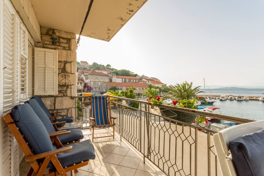 Sea view terrace west corner