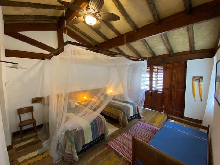 Suite 2, twin king beds