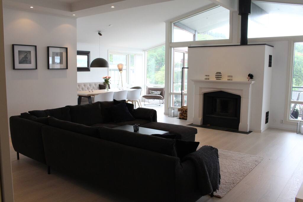 Livingroom (new floor and furniture)