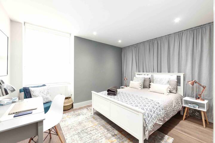 * DEAL! * Spacious – 3 bedroom 3.5 Bathrooms gallery image 4