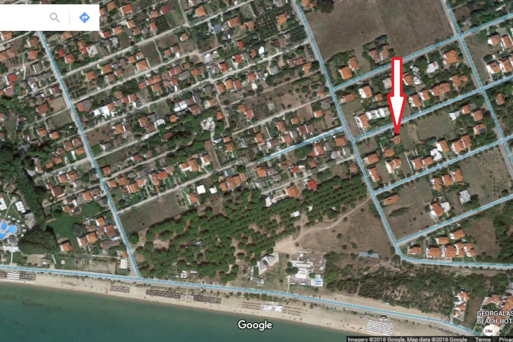 View of the settlement. Location of the house and sea and beach bars.