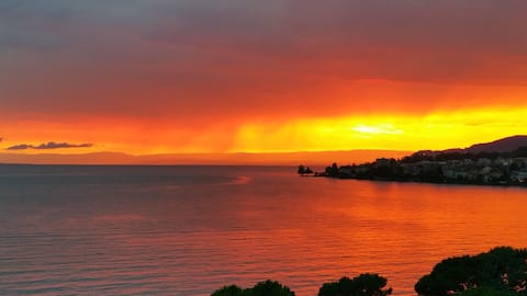 Wonderful  room in Montreux center with great view