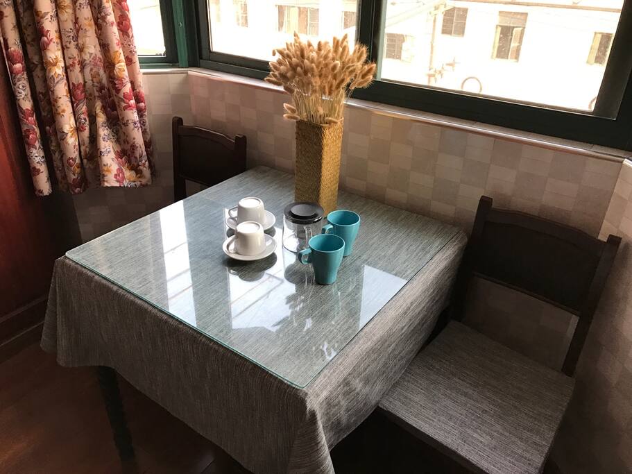 餐桌