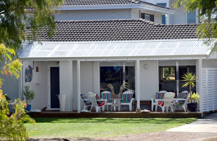 Stingray Beachhouse gallery image 2