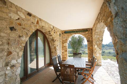 Two-room apartment in an ancient farmhouse just steps from the sea