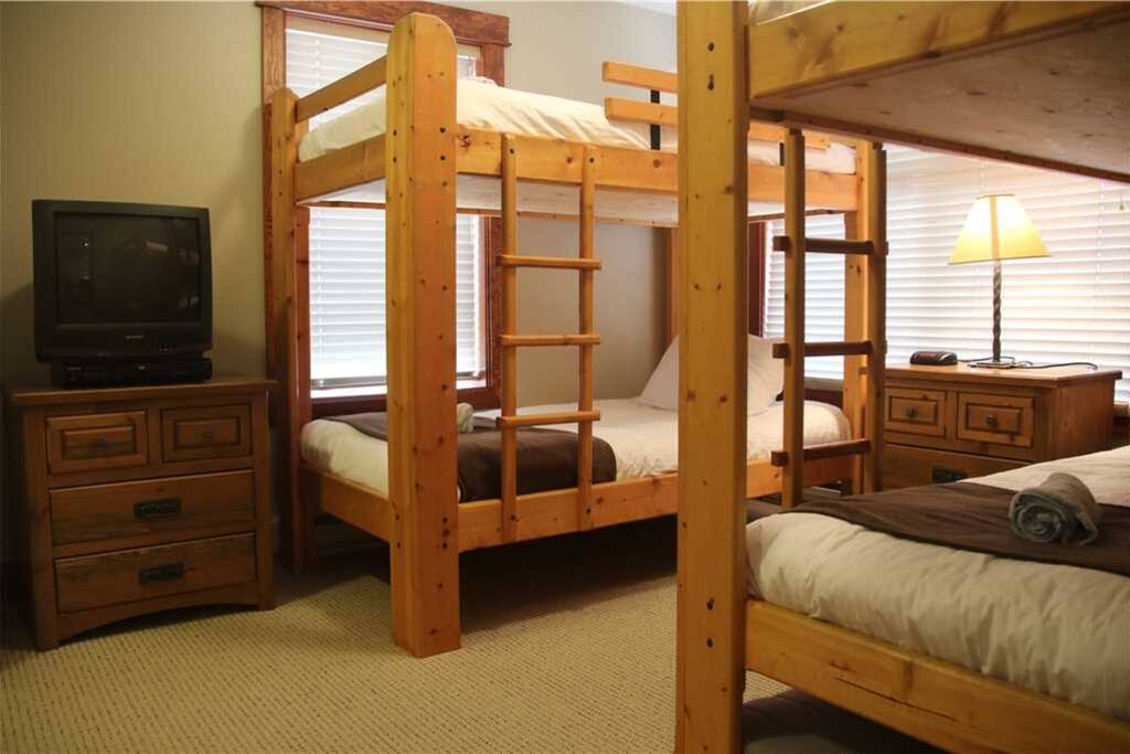 T541 Second Bedroom 1