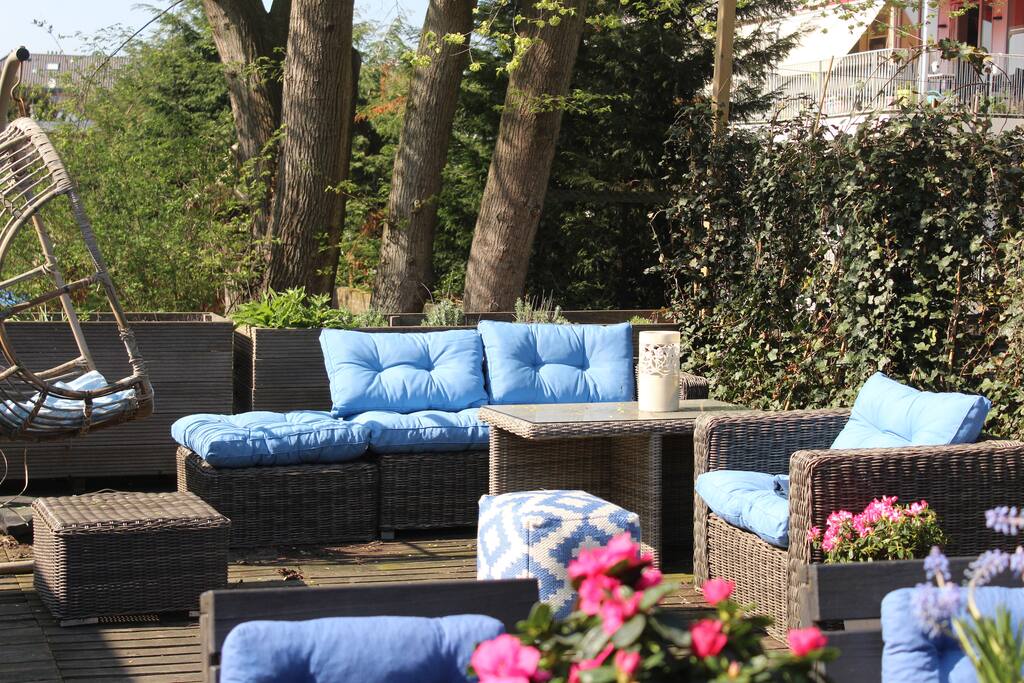 Lounge area at 170 meter deck