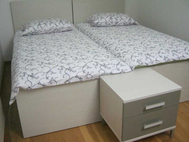 إحدى غرف النوم