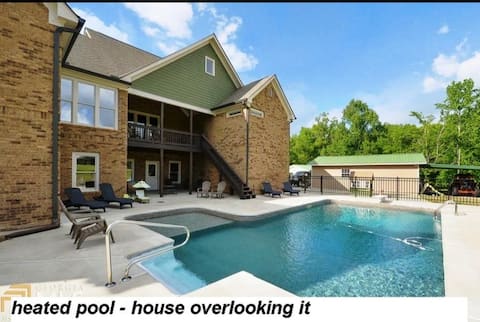 Mansion / private pool/11 beds