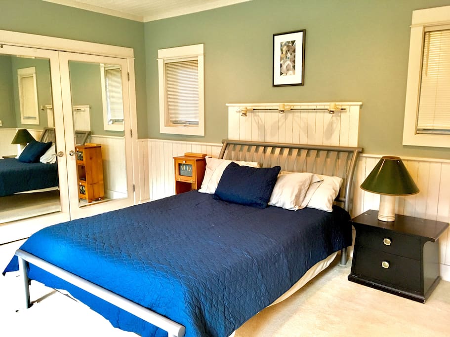 Queen bed with Posturepedic mattress