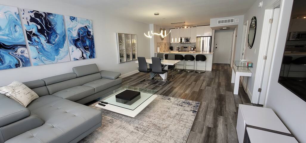 AMAZING 2BR 2BA NEWLY RENO BEACHFRONT W/BEACH VIEW