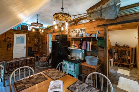 Barn Loft - Mueller Suite:   Private Room