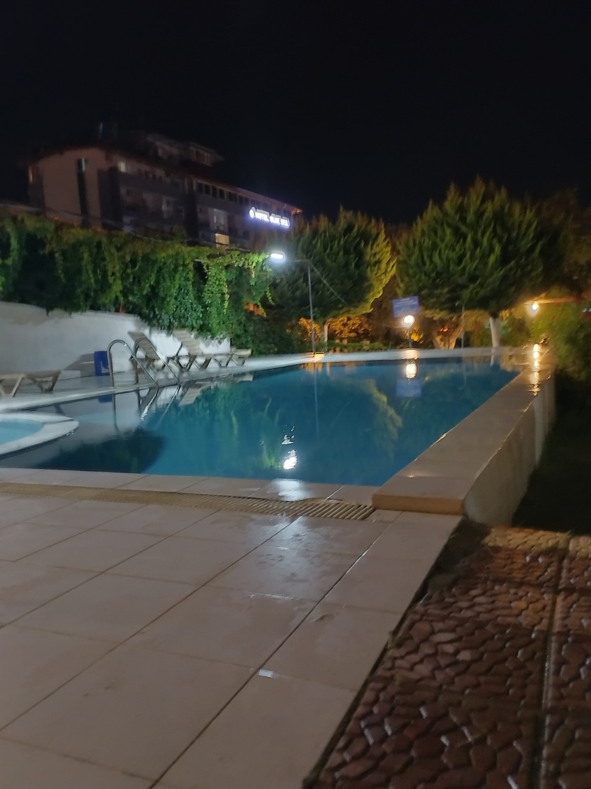 Kadınlar plajına 50 metre bahçeli 1+1