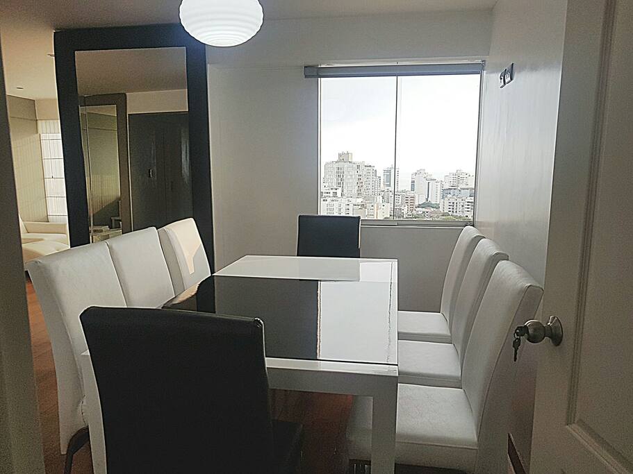 Comedor para 8 pax.