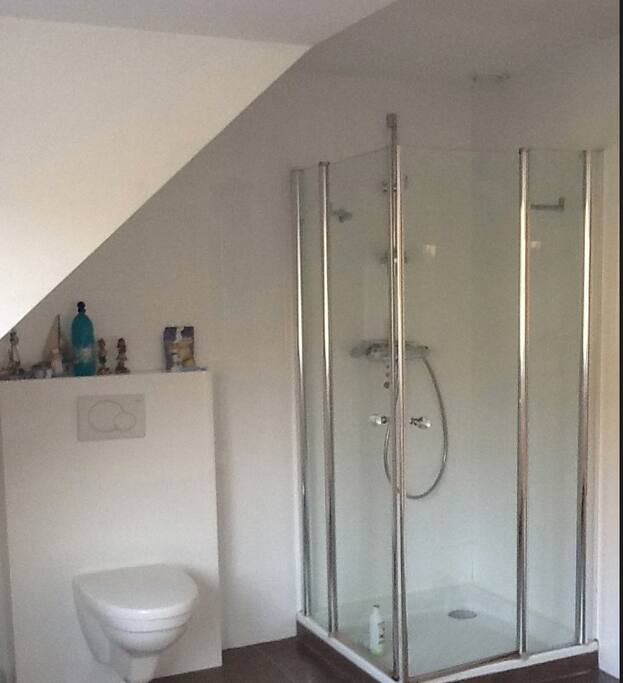 Douche met Toilet