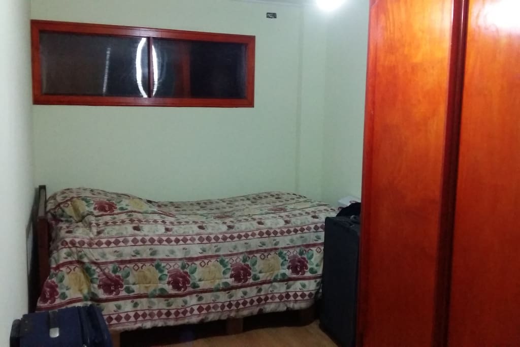 Cama de la habitación