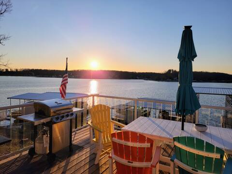 Lakefrt Tiki Bar Hot tub Lrg Dock Firepit Sleeps14