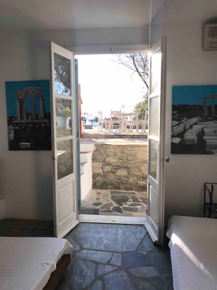 Studio në katin e poshtëm 