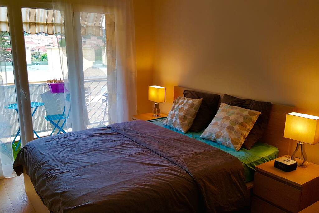 Chambre principale
avec télé