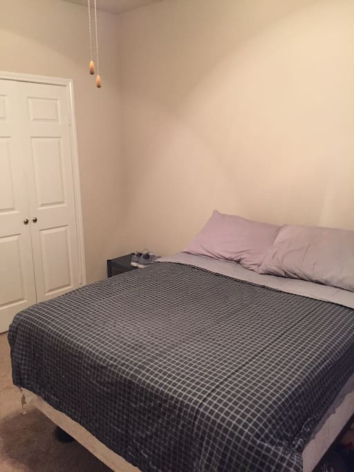 Full size bed