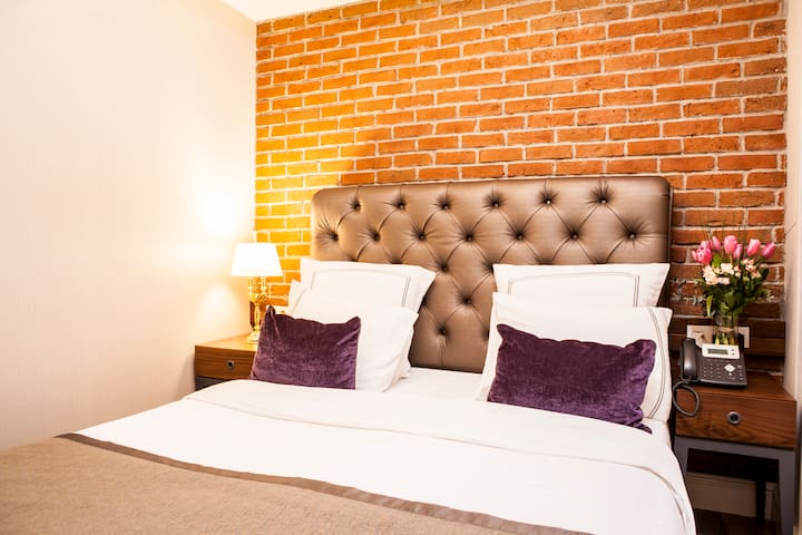 Deluxe Three Bedroom Apartment Pera Flats