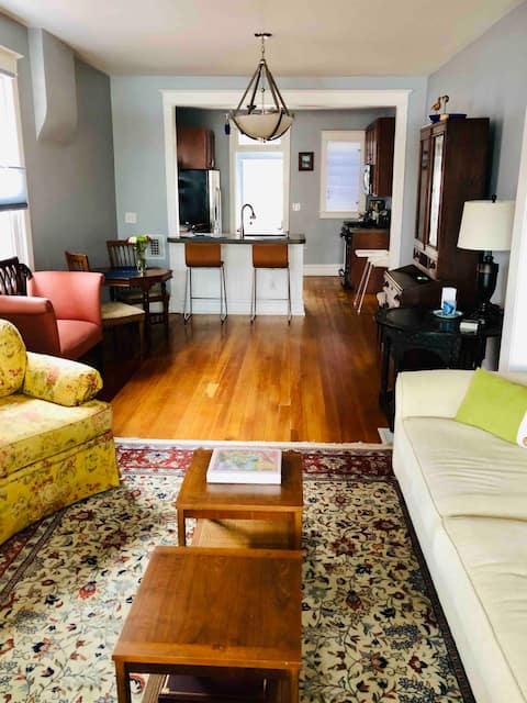 Top Airbnb: Charming 2 BDRM Victorian Duplex Close to Downtown in Baker