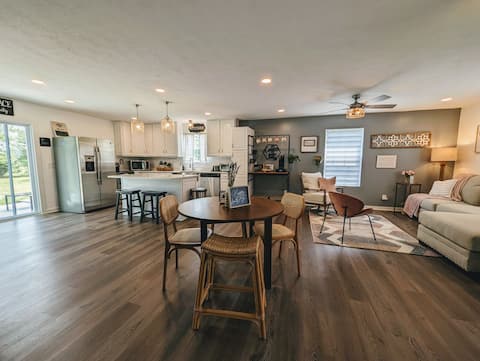 Country Heaven - 7 min Ruoff Music Center