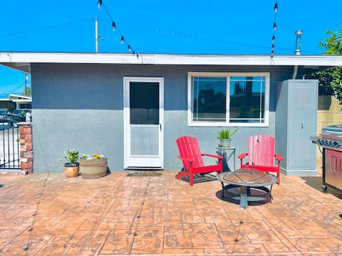 Central to LA/OC | Fully Equipped Studio | Parking