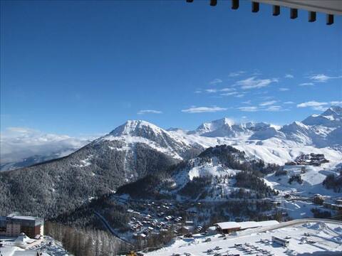 TWO Adj Ski In/Out Apts for 4-12 PLAGNE AIME 2000