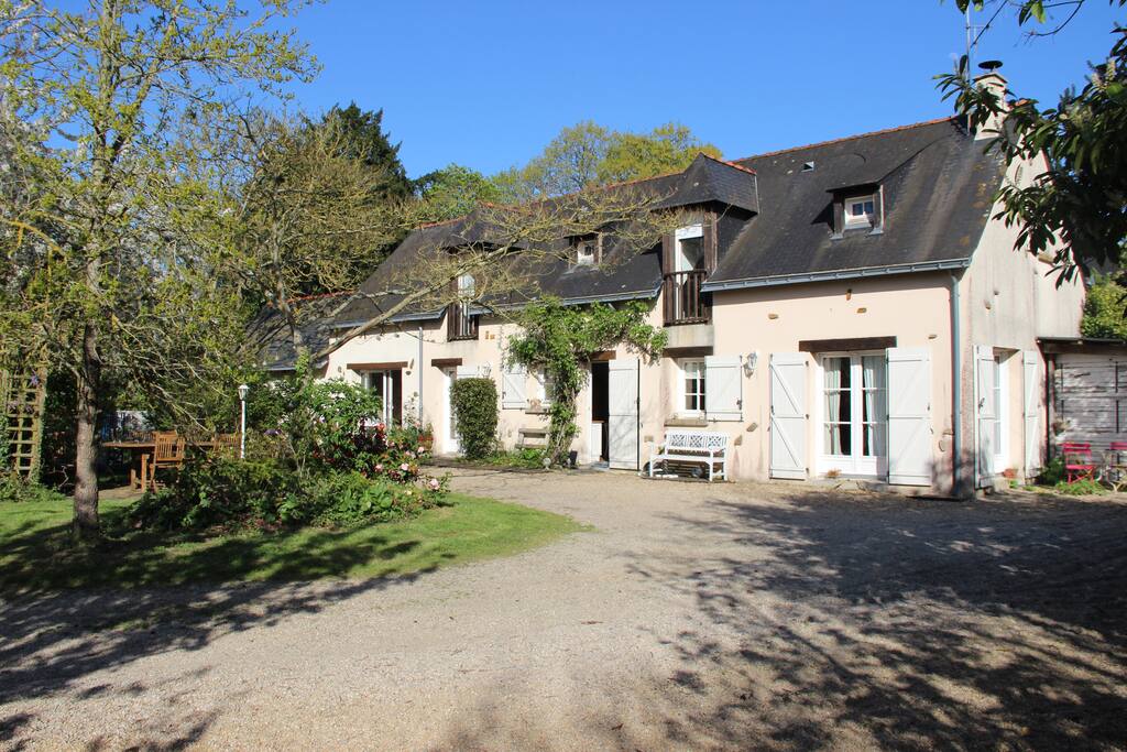 la maison dans son ensemble