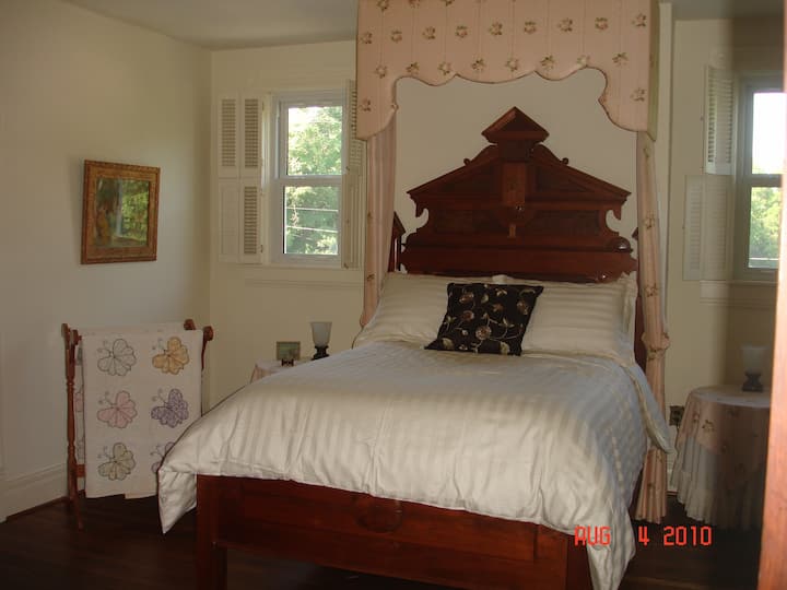 Double sized antique bed.