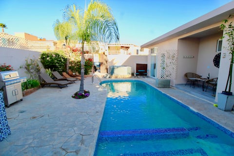 Entire Luxe Property, 3 Single Units, Pool&Jacuzzi